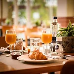 酒店 阿姆斯特丹南荷兰奥斯特钟楼酒店及餐厅 3*