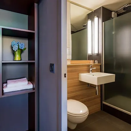 Hotel Campanile Hotel&restaurant Zuid-oost 3*