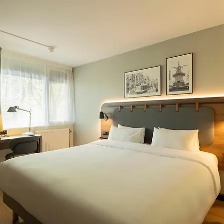 מלון Campanile & Restaurant Zuid-oost