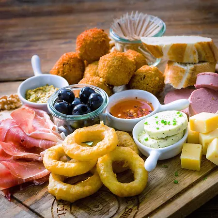 阿姆斯特丹南荷兰奥斯特钟楼酒店及餐厅 酒店 3*