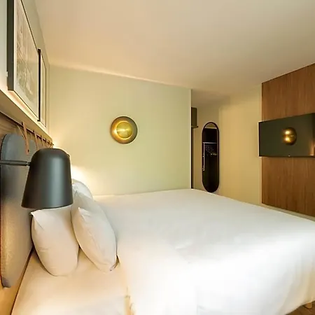 Hotel Campanile & Restaurant Zuid-oost 3*
