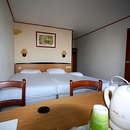Hotel Campanile Hotel&restaurant Zuid-oost 3*