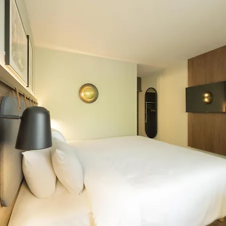 Hotel Campanile & Restaurant Zuid-oost 3*