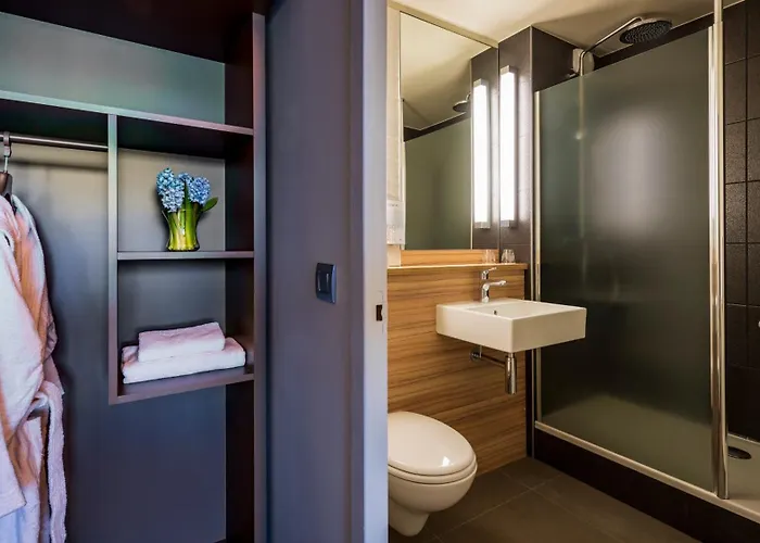 מלון Campanile & Restaurant Zuid-oost 3*