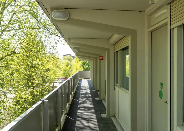 Hotel Campanile Hotel&restaurant Zuid-oost 3*