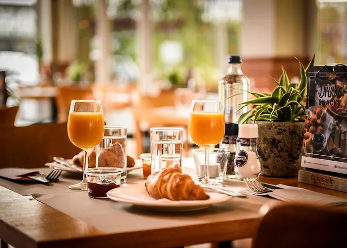 Hotel Campanile Hotel&restaurant Zuid-oost 3*