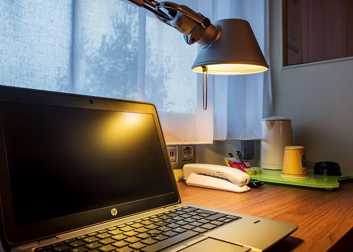 Hotel Campanile Hotel&restaurant Zuid-oost 3*