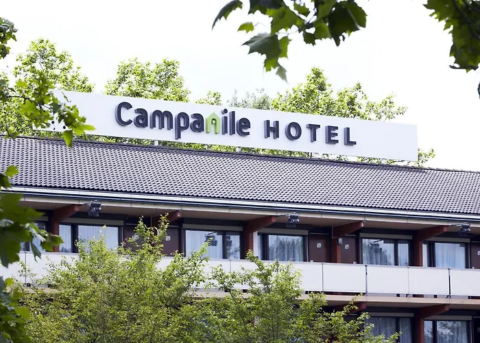 Campanile & Restaurant Zuid-oost מלון
