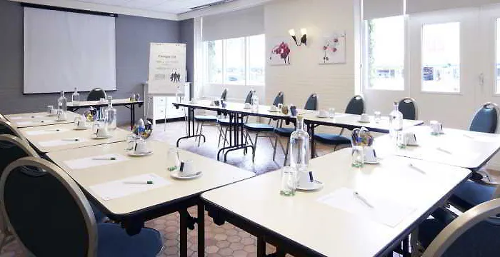 מלון Campanile & Restaurant Zuid-oost