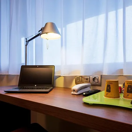 Campanile & Restaurant Zuid-oost Отель 3*