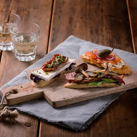 Campanile & Restaurant Zuid-oost Отель