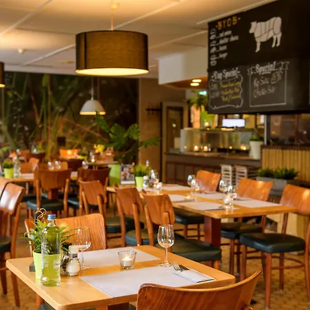 Отель Campanile & Restaurant Zuid-oost