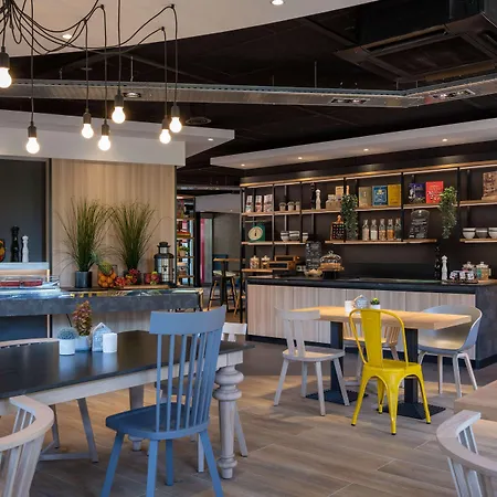 Campanile & Restaurant Zuid-oost 3*