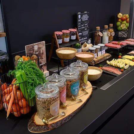 Campanile & Restaurant Zuid-oost Отель