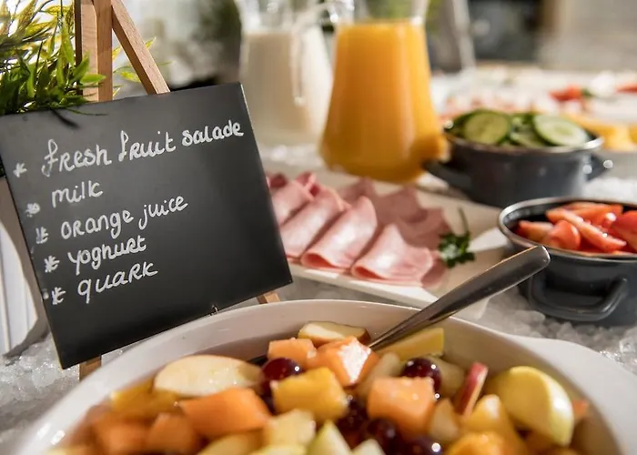 Campanile & Restaurant Zuid-oost 3*