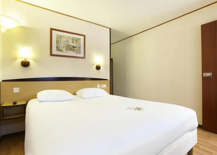 Campanile & Restaurant Zuid-oost 3*